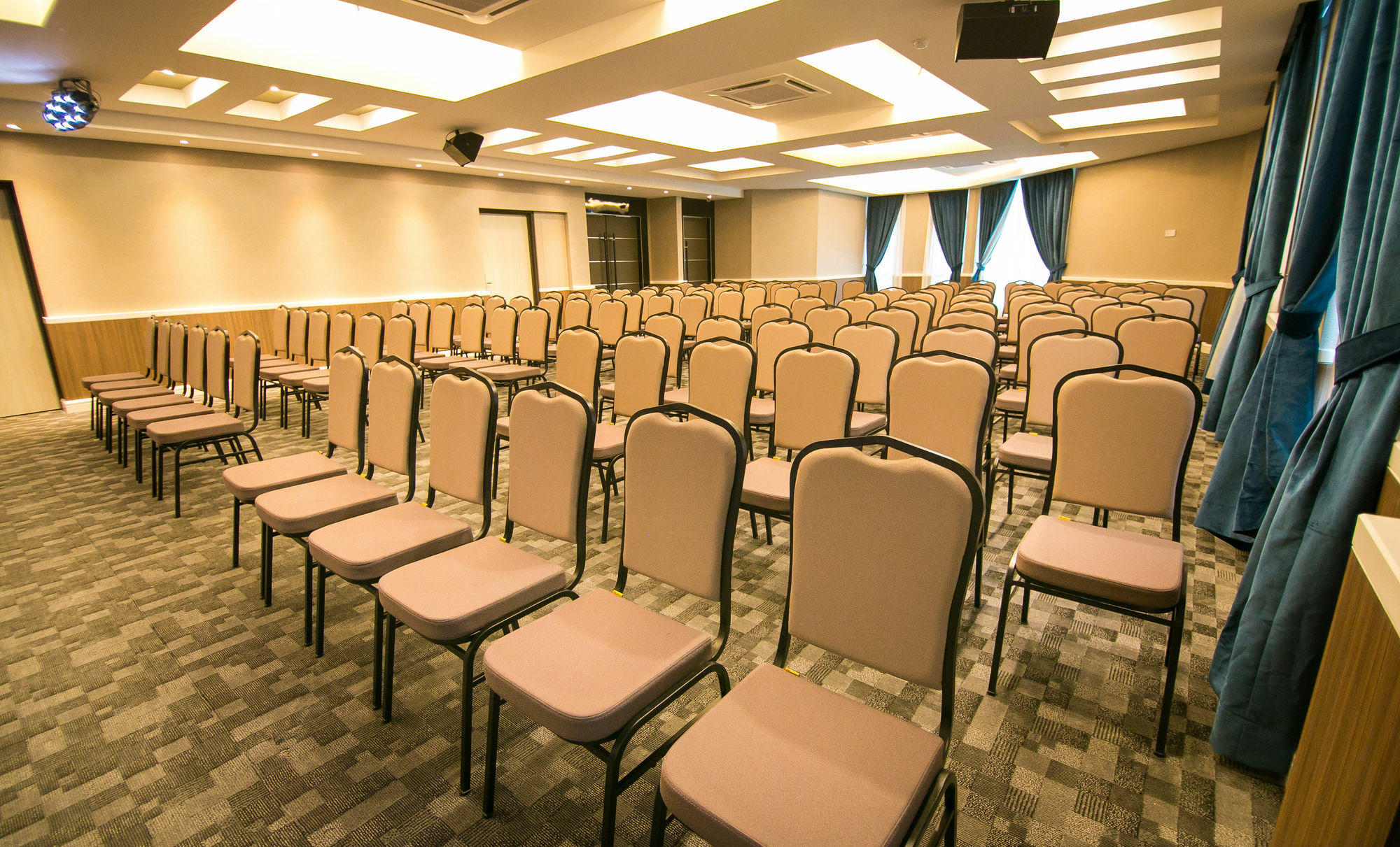 Indra Hotel - Boutique Suites Ipoh Buitenkant foto