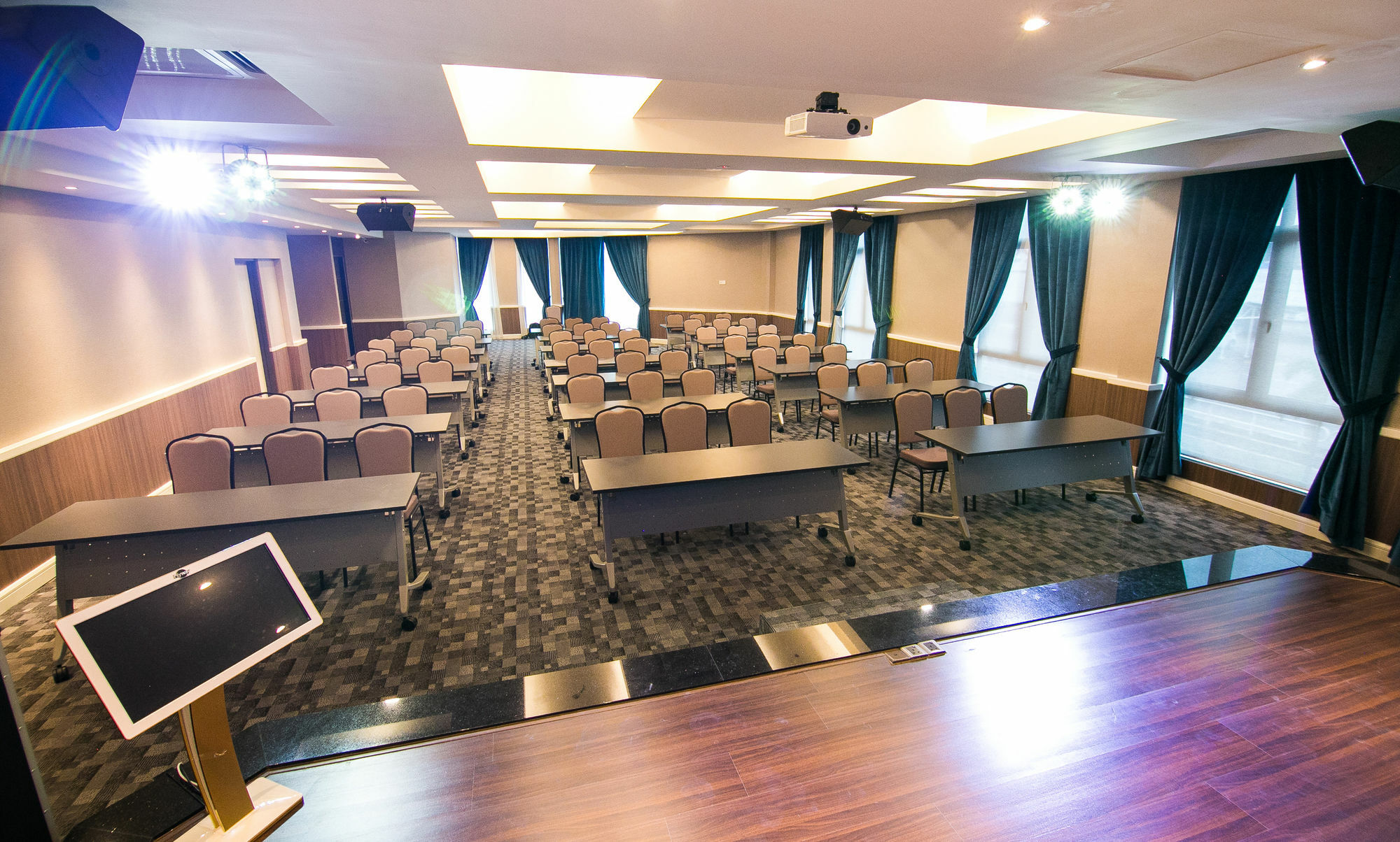 Indra Hotel - Boutique Suites Ipoh Buitenkant foto
